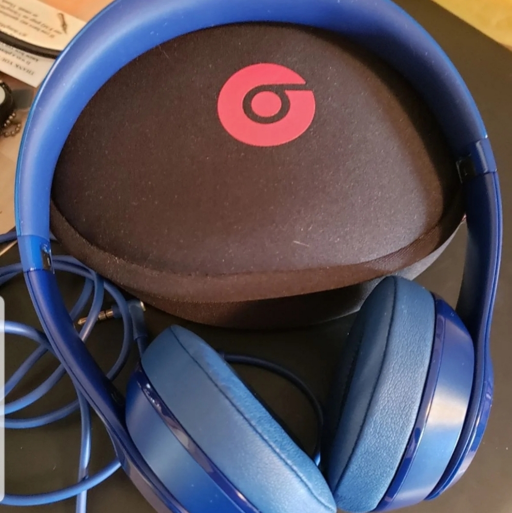 Beats by Dre - Picture 2 of 4